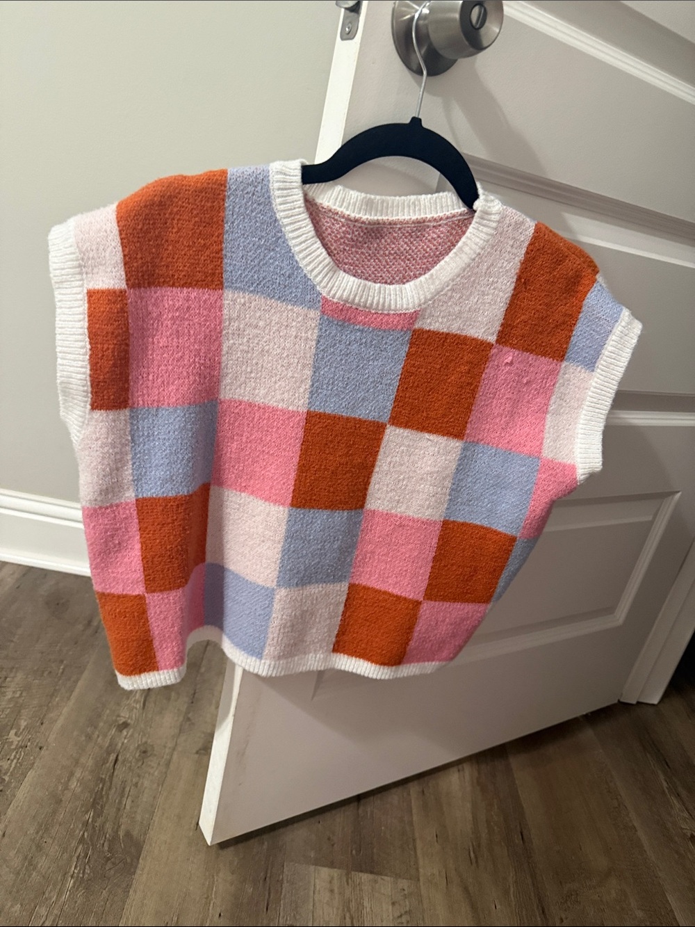 SHEIN Checkered Knit Sleeveless V-Neck Vest in Pink, Rust & Lavender